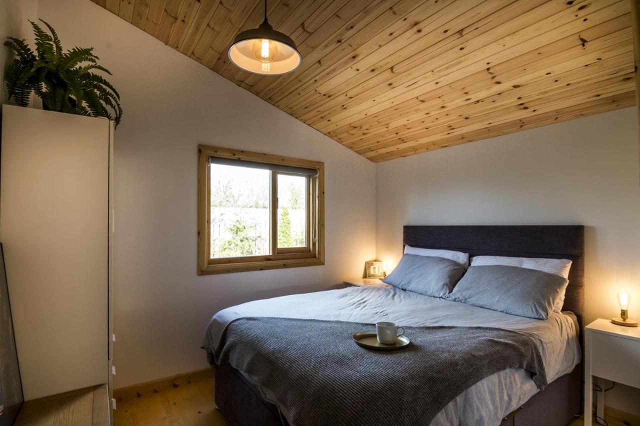 Laurel - 2 Bedroom Log - St Florence Villa